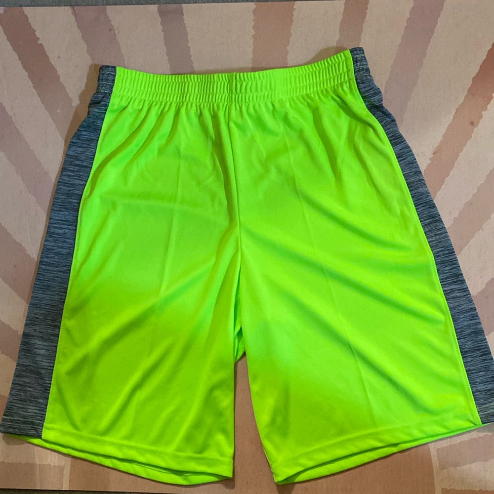 KINETIC
BY CLASS/CLUB Boys Gym Shorts Sizes 10-12YRS & 14-16YRS Green & Gray NWT